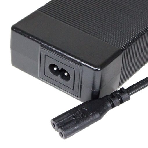 Cargador premium 67.2V 2A (conector 3 Pines GX16) - Imagen 5